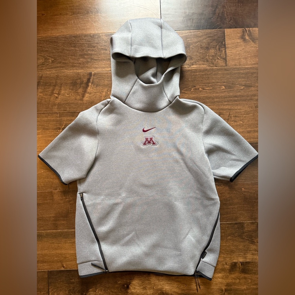 Nike- University of Minnesota- Mens Size M- On Field Therma Fit Gray Hoodie